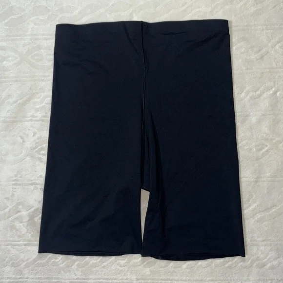 Spanx shapewear shorts - Picture 3 of 3